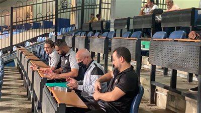 فيريرا يتابع مباراة الزمالك والمقاصة من مدرجات ستاد القاهرة | صور