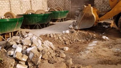 حملة مكبرة لإزالة الإشغالات بالسوق السياحي القديم في أسوان 