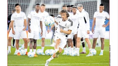 ريال مدريد يستهدف السوبر الأوروبي ودي يونج يرفض الرحيل.. جولة في الصحف العالمية اليوم