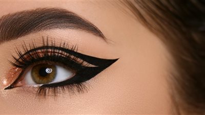 5 وصفات بسيطة لعمل محدد العيون في المنزل بطريقة جذابة ومضمونة