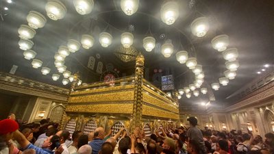 زحام شديد على ضريح الإمام الحسين في ثاني أيام افتتاحه بعد ذكرى الاستشهاد| صور