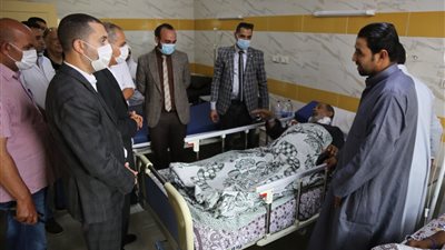 بعد حريق أمس.. محافظ كفر الشيخ يطمئن على المرضى بمستشفى العبور