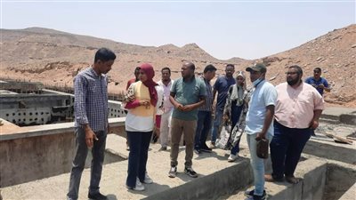 محافظ أسوان يتابع تنفيذ مشروعات حياة كريمة بقرى شرق مركز إدفو لخدمة 158 ألف و397 نسمة