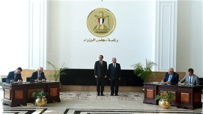 مدبولي يشهد التوقيع المبدئي لمشروعي محطتي الحاويات بمينائي السخنة والدخيلة