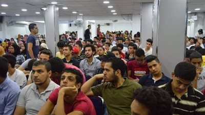 رغم تعدد المنصات التعليمية.. لماذا يلجأ الطلاب للدروس الخصوصية؟ |تحليل