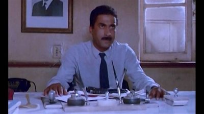 ساعة الضابط في زوجة رجل مهم.. خيري بشارة يواصل تكذيب تصريحات أحمد زكي عن أفلامه