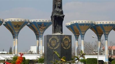 %86.19 نسبة نجاح طلاب بكالوريوس السياحة والفنادق بجامعة قناة السويس