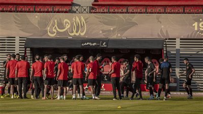 شوبير: ثلاثي بيراميدز الأقرب للانضمام للأهلي.. والفريق يضم حارس مرمى في هذه الحالة