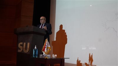 رئيس جامعة سيناء: منح دراسية كاملة للطلاب العشرة الأوائل من كل شعبة في الثانوية العامة