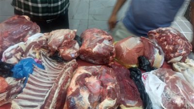 ضبط 10 جزارين لذبحهم خارج المجازر والتحفظ على كميات من اللحوم الفاسدة بالبحيرة
