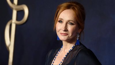 بعد تهديدها بالقتل.. Warner Bros تدعم مؤلفة هاري بوتر 