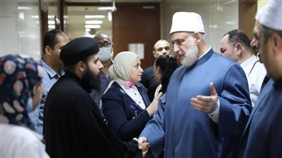 الضويني يزور مصابي كنيسة المنيرة على رأس وفد من قيادات الأزهر