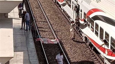 فرحه كان بعد 3 شهور.. مصرع شاب دهسًا أسفل عجلات قطار بسوهاج | صور