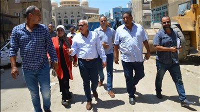 قطار تطوير المناطق السكنية ببورسعيد يصل قبضايا.. والمحافظ: تطوير وتجميل 