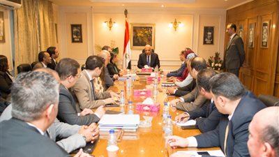 وزير قطاع الأعمال الجديد: إعادة هيكلة الشركات وإتمام مشروعات التطوير أولوية الوزارة
