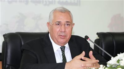 الدولة تراهن على وطنية المزارعين.. وزير الزراعة يهنئ الفلاح المصري بعيده الـ 70 