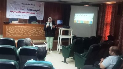 محافظ أسوان يكلف بتنظيم دورة تدريبية لتعزيز قدرات العاملين لمكافحة الهجرة غير الشرعية