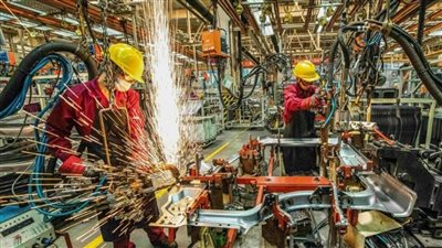 لن يصمد أمام انقطاع الكهرباء.. تحرك برلماني يطالب باستثناء قطاع الصناعة من تخفيف الأحمال 