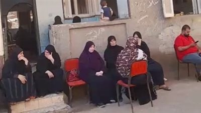 الحزن يُخيّم على أهالي بهنباي بعد مصرع 8 من أسرة واحدة بالإسماعيلية.. وقريبة الضحايا: رايحين يصيفوا | بث مباشر 