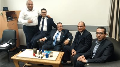 ضبط راكبة بمطار القاهرة بحوزتها كمية كبيرة من مخدر الحشيش 