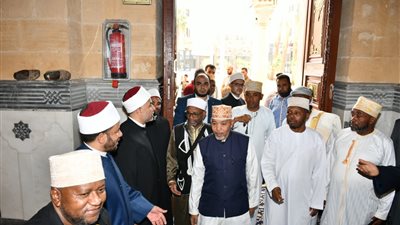 علماء جزر القمر يشيدون بتطوير مسجد الإمام الحسين رضي الله عنه