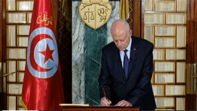 الرئيس التونسي يتوجه للجزائر للمشاركة في القمة العربية