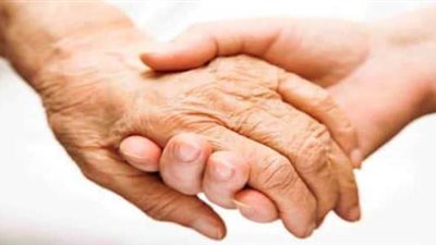 الأزهر: الإحسان إلى الوالدين أفضل عمل عند الله بعد أداء الصلاة على وقتها