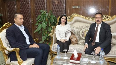 لتأهيل القيادات النسائية.. محافظ المنوفية يلتقي مسؤول التنمية المستدامة بالمعهد القومي للحوكمة
