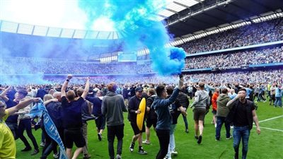 الاتحاد الإنجليزي يدين مانشستر سيتي بخرق القواعد أثناء الاحتفال بلقب الدوري