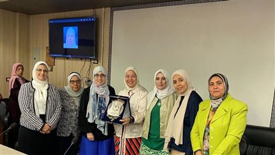 طب بنات الأزهر بالقاهرة تكرم أسر شهداء الجيش الأبيض