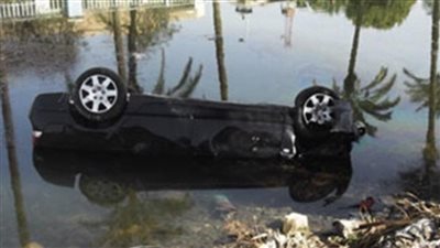 إصابة ثلاثة أشخاص في حادث انقلاب سيارة بترعة على الطريق الزراعي بالبحيرة