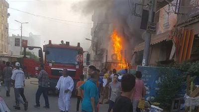 حريق في مطعم شهير للمأكولات بالمحلة.. والدفع بـ 4 سيارات إطفاء |صور 