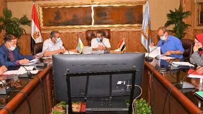 محافظ الغربية يناقش مشروعات مياه الشرب والصرف بمراكز المرحلة الثانية من حياة كريمة 