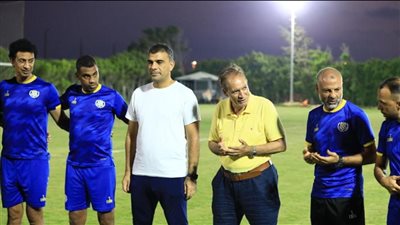 رئيس الإسماعيلي يعقد جلسة مع اللاعبين I صور