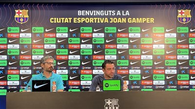 تشافي: رحيل أوباميانج لتشيلسي وارد.. وفشلنا في ضم أزبيلكوتا 