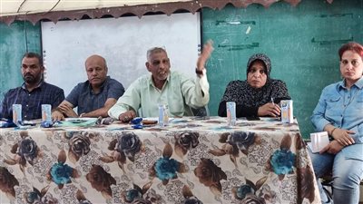 التخلص من الرواكد واستبدال الأعلام.. استعدادات إدفو التعليمية للعام الدراسى الجديد