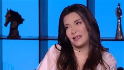 جيهان قمري: عادل إمام قالي هقطعك بوس في عمارة يعقوبيان.. وأنا بحب أشتغل من قلبي | فيديوجراف