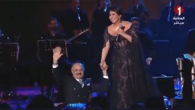 كانت تعبانة ومحتاجة حد جنبها.. طبيب شيرين يوجه لها رسالة عبر القاهرة 24: أنتِ قوية لا تلتفتي للماضي 