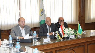 محافظ الجيزة يوجه بسرعة تجهيز المدارس الجديدة لدخولها الخدمة بالعام الدراسي الجديد