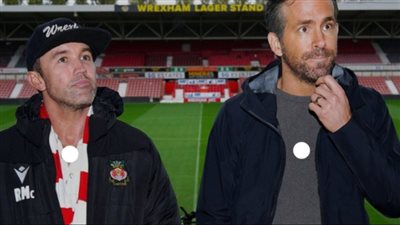 رايان رينولدز ينتج مسلسلًا عن شرائه لنادي ريكسهام بالدوري الإنجليزي