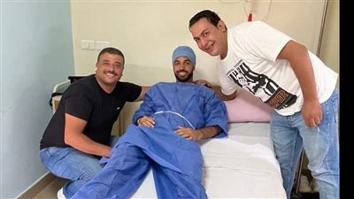 طبيب الأهلي يكشف تفاصيل الحالة الصحية لـ أفشة بعد جراحة الفتاق 