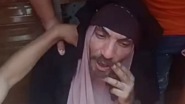 القبض على شخص يرتدي