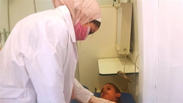 الكشف الطبي على أهالي