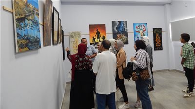 معرض فني لطلاب تربية نوعية بمتحف كفر الشيخ| صور 
