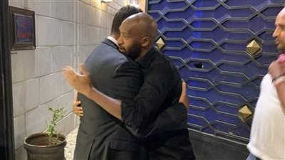 على رأسهم دياب وشيكابالا.. نجوم الكرة يقدمون واجب العزاء لميدو في وفاة حماه