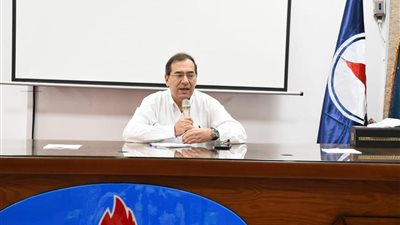 بدء دراسة تموين السفن بالغاز الطبيعي المسال بمصر.. والملا: نستهدف خفض الانبعاثات الكربونية