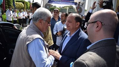 رئيس جامعة بني سويف يستقبل وزير التعليم العالي بممر شرفي 