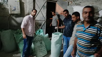 ضبط 2500 كجم دقيق بلدي مدعم داخل ماكينة طحين بالبحيرة