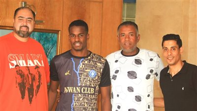 أسوان يضم محمود بن والي مدافع منتخب ليبيا