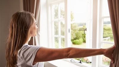  الضوء الطبيعي الذي يملأ المنزل يُزيد هرمون السعادة |دراسة